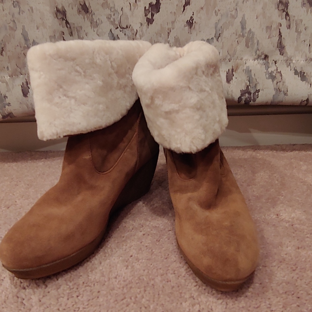 Clntl Booties Suede (9) New Without Tags - image 2